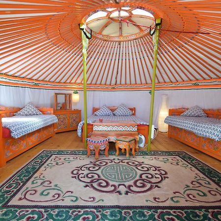 Yourte Nomade-Lodge Les Ecrennes Екстер'єр фото